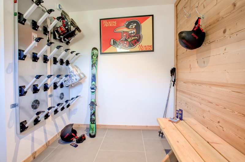 Local de ski ou venir s'équiper, poser son matériel et faire secher ses chaussures de skis