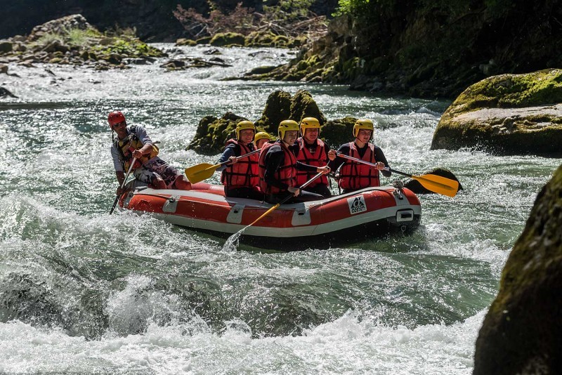 rafting on dranse river in morzine french alps